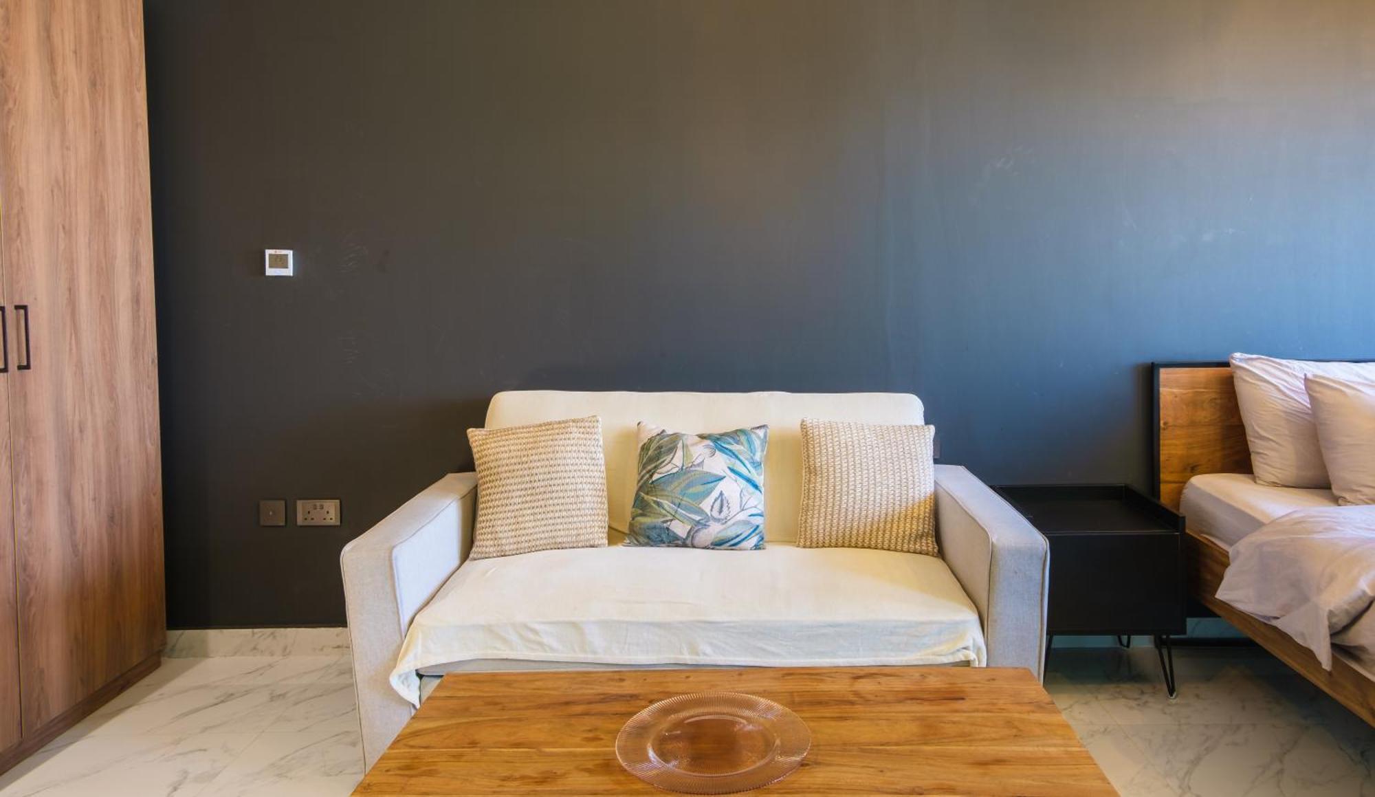 Industrial Chic Retreat Apartment Al Qurayyah Exterior photo